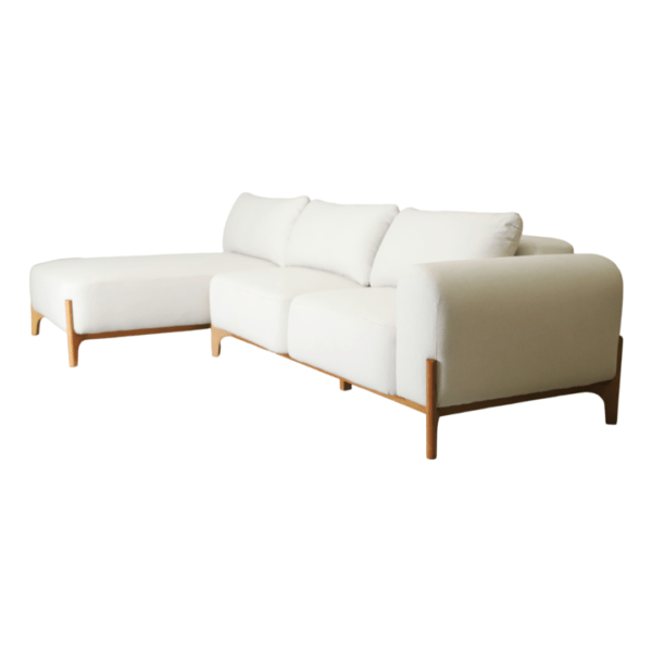Sofa Living Modular com Chaise Longe Modelo Hugo Tamanho 280x90 com Pes/Base de Madeira Tauari cor Madeira Natural Castanho e Tecido Linho cor White/Nata - SOB ENCOMENDA